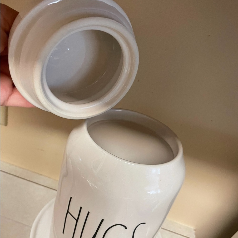 RAE DUNN HUGS canister with heart. Full size. Never used. No chips or breaks - Picture 6 of 6
